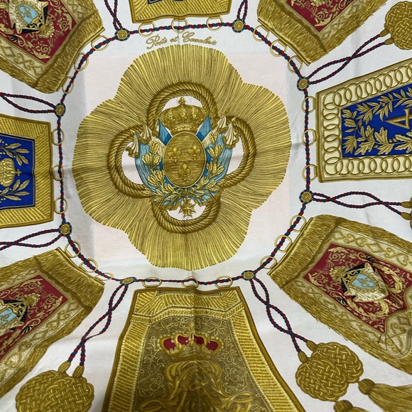 HERMES ❤️🌟 “POSTA ET CAVALERIE” SILK SCARF W/ HAND-ROLLED EDGES COMES W/ BOX ⭐️ - Picture 2 of 5